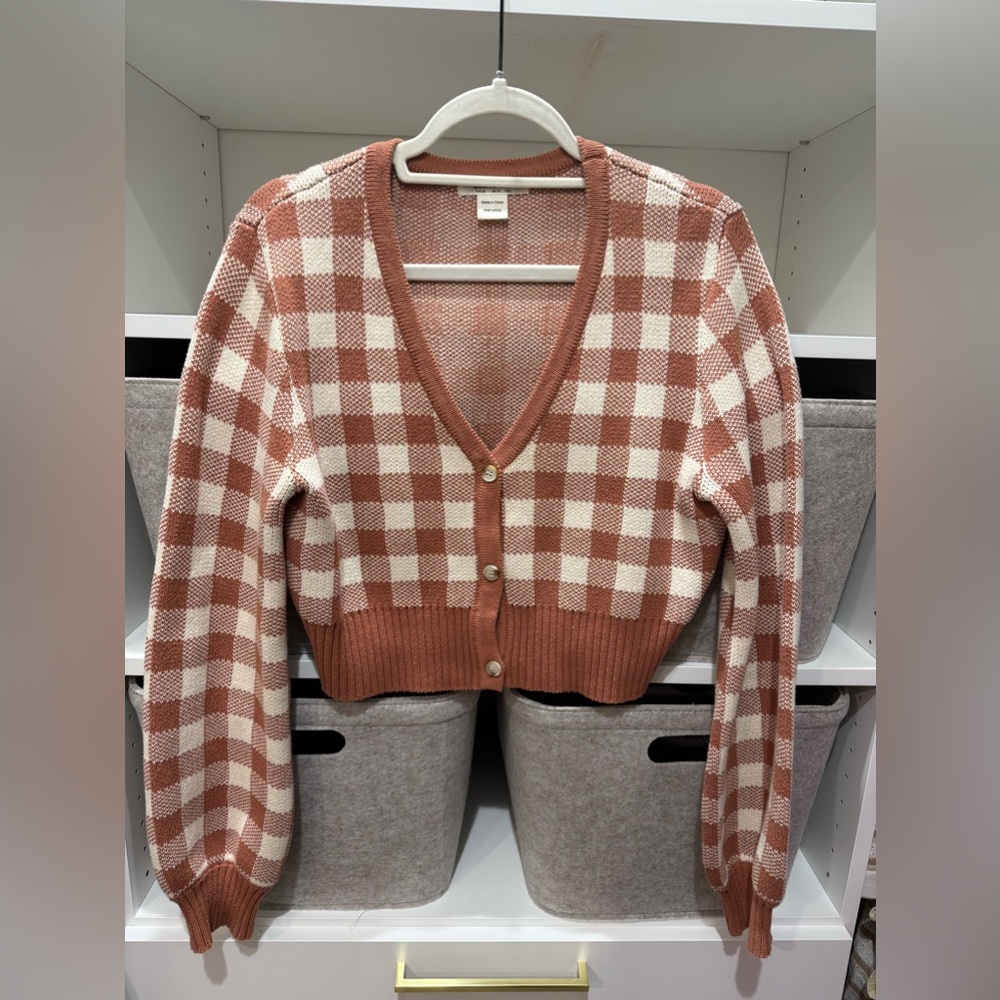 CROPPED BUTTON FRONT CARDIGAN